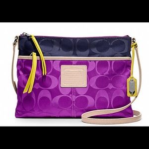 COACH WEEKEND SIGNATURE COLORBLOCK NYLON BAG